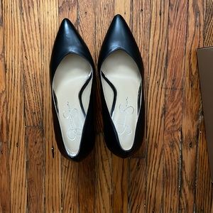 Jessica Simpson Black Pumps!